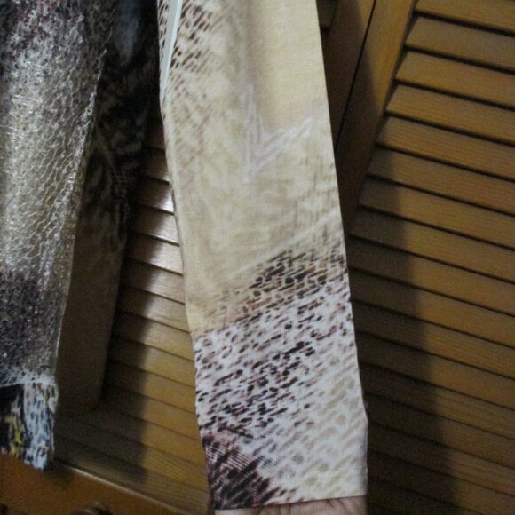 New Directions top long sleeve w/decorative front overlay like new size XL - Picture 5 of 11